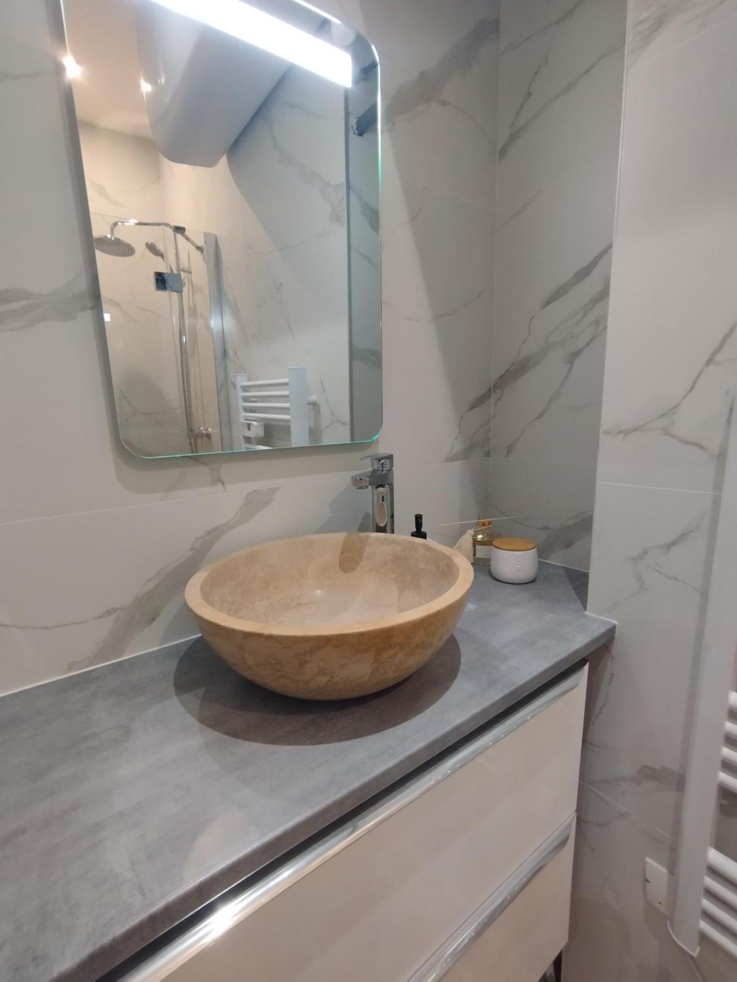 Appartement Lumineux En Rdc Bourgoin-Jallieu Eksteriør billede